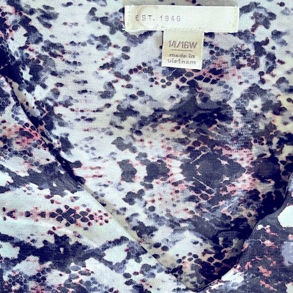 Cato Multi Layered Form Flattering Style Too​​​ - Picture 8 of 11